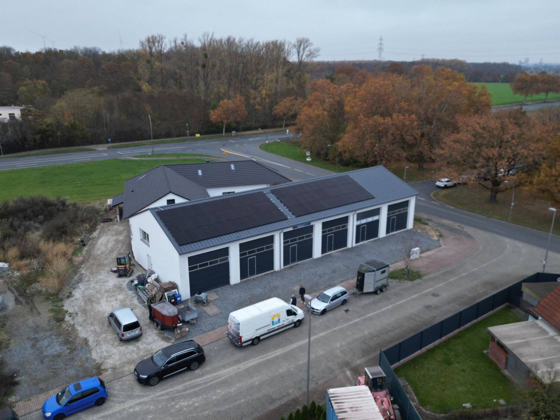 Gewerbehalle mit Lager & Werkstatt